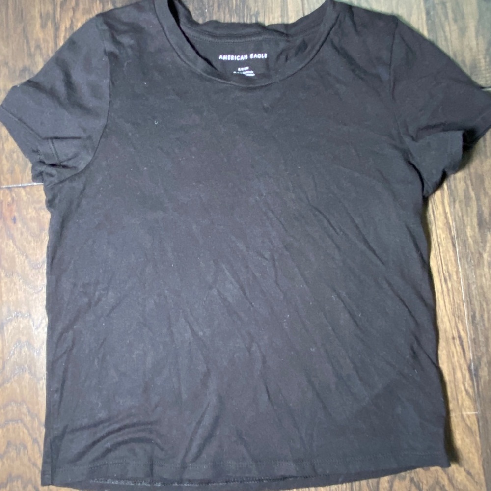 American Eagle. Black Tshirt. Size small.